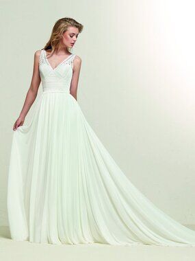 Pronovias Dramia Wedding Dress